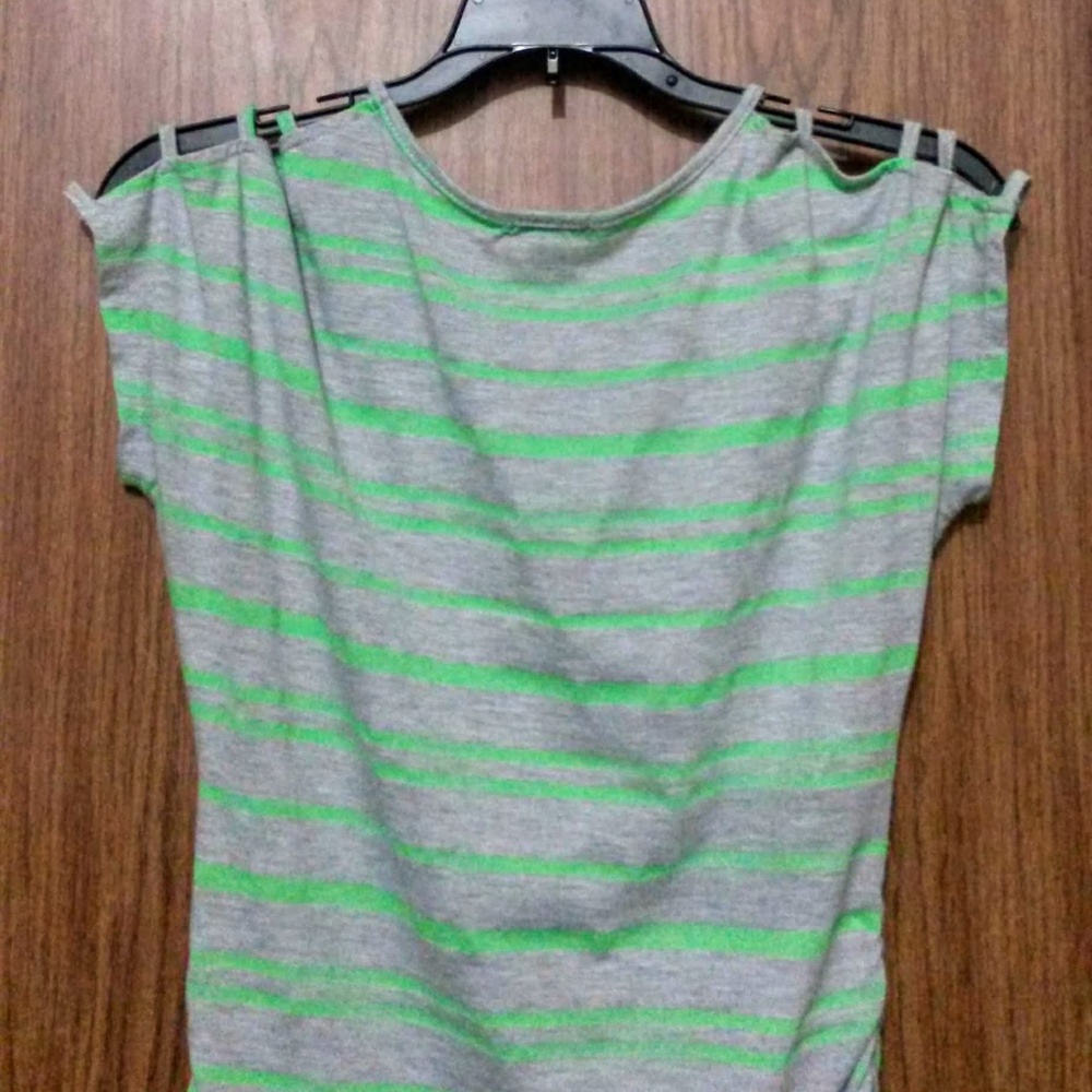 Bongo Cold Shoulder Top - Picture 5 of 11